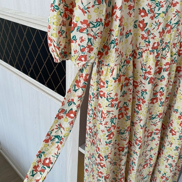 Women's Skirt - Picture 2 of 4